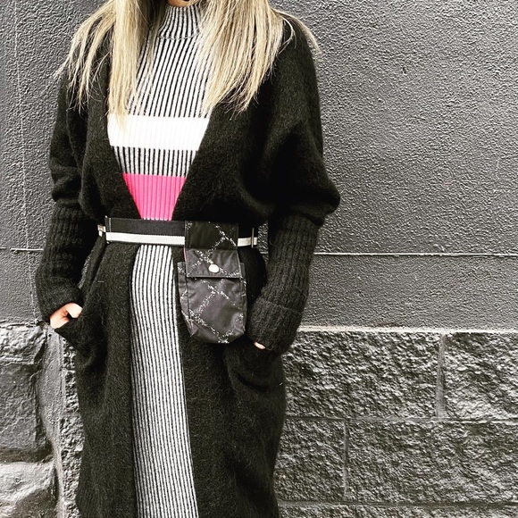 CHANEL voyage series Waist bag - Picture 2 of 13